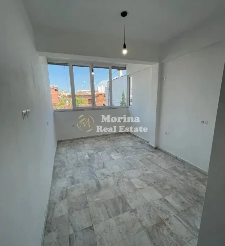 Tirane, jepet me qera ambjent biznesi Kati 0, 90 m² 800 € (Rruga Bardhyl)