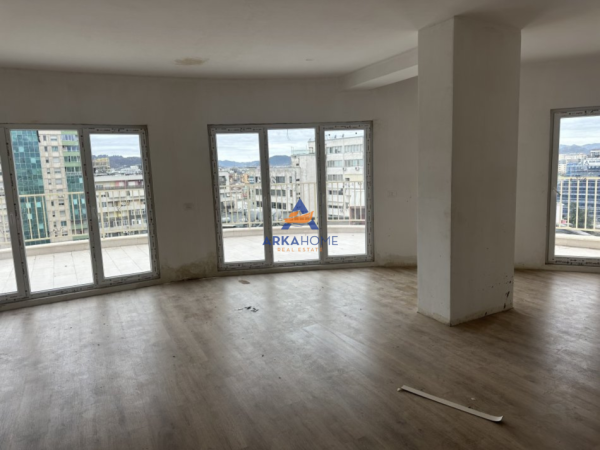Tirane, jepet me qera apartament 4+1+Ballkon Kati 9, 224 m² 1.700 € 