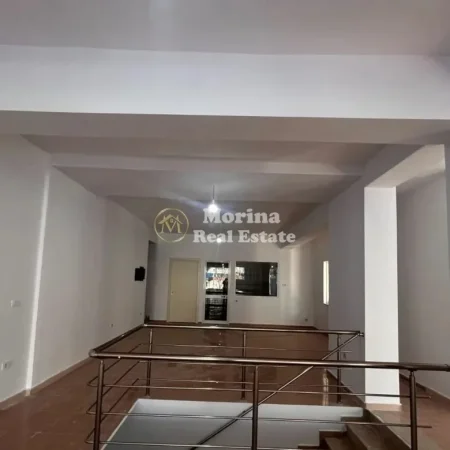 Tirane, jepet me qera ambjent biznesi Kati 1, 240 m² 2.000 € (Laprake)