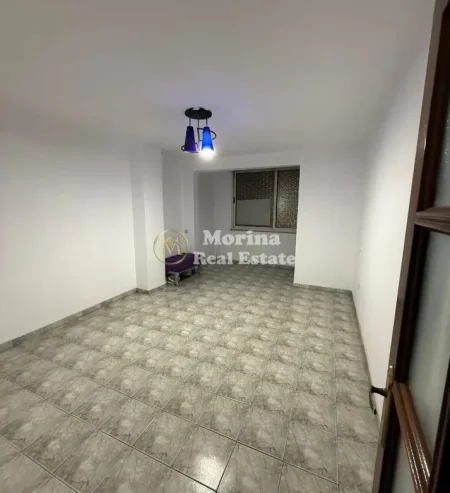 Tirane, jepet me qera apartament 1+1 Kati 2, 35 m² 430 € (Vasil Shanto)