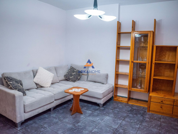 Tirane, jepet me qera apartament 2+1 Kati 4, 70 m² 700 € 