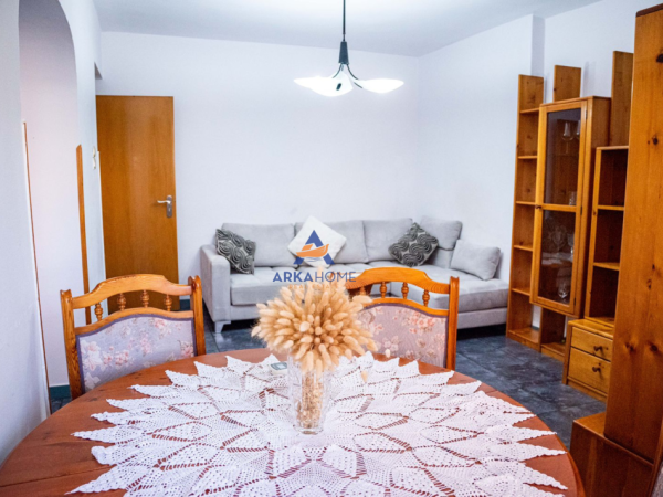 Tirane, jepet me qera apartament 2+1 Kati 4, 70 m² 700 € 