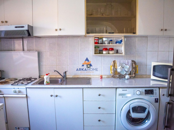 Tirane, jepet me qera apartament 2+1 Kati 4, 70 m² 700 € 