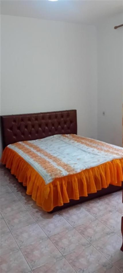 Tirane, jepet me qera apartament 2+1+Ballkon Kati 0, 115 m² 400 € (ne rrugen Ramazan Bogdani Tirane)