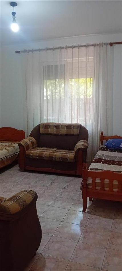 Tirane, jepet me qera apartament 2+1+Ballkon Kati 0, 115 m² 400 € (ne rrugen Ramazan Bogdani Tirane)