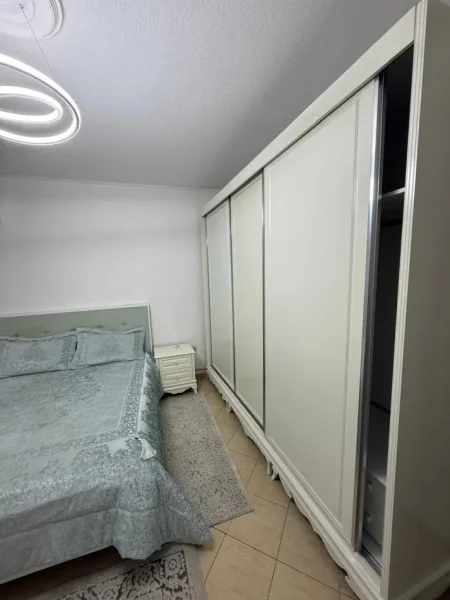 Tirane, jepet me qera Vile 2+1 Kati 2, 160 m² 931 € (Rruga Zija Kambo)