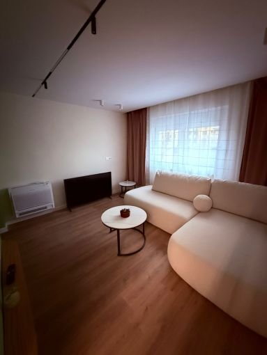 Tirane, jepet me qera apartament 2+1+Aneks+Ballkon Kati 3, 80 m² 850 € (rruga e kavajes , 21 dhjetori)