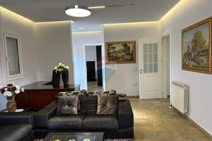 Tirane, jepet me qera Vile 1+1+Ballkon Kati 2, 100 m² 650 € (vilat gjermane)