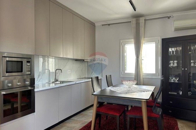 Tirane, jepet me qera Vile 1+1+Ballkon Kati 2, 100 m² 650 € (vilat gjermane)