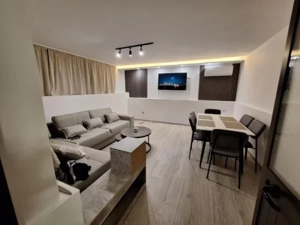 Tirane, jepet me qera apartament 1+1+Aneks Kati 1, 75 m² 600 € (rruga ali demi)