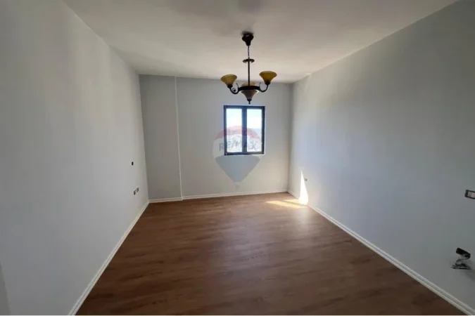 Shqiperi, shes apartament 2+1 Kati 5, 104 m² 140.000 € (fresk)