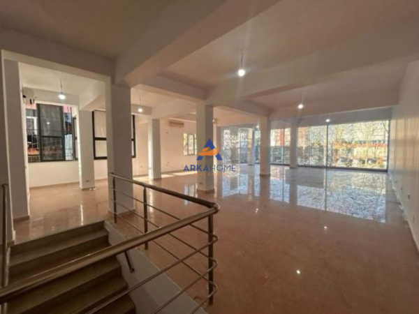 Tirane, shitet ambjent biznesi Kati 0, 240 m² 540.000 € 