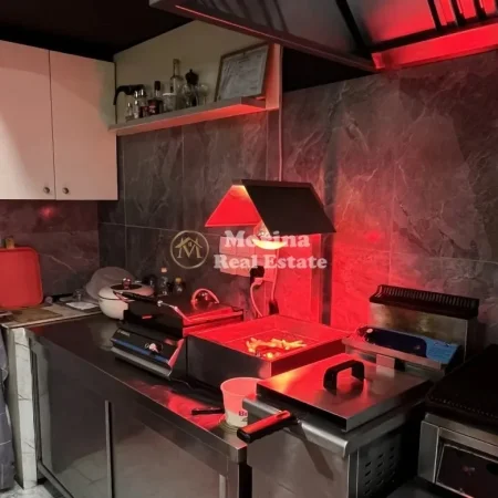 Tirane, shitet ambjent biznesi Kati 1, 42 m² (Rruga 5 Maji)