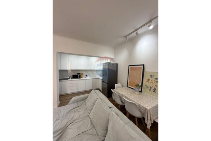 Tirane, jepet me qera apartament 1+1 Kati 5, 50 m² 600 € (Rruga Myslym Shyri)