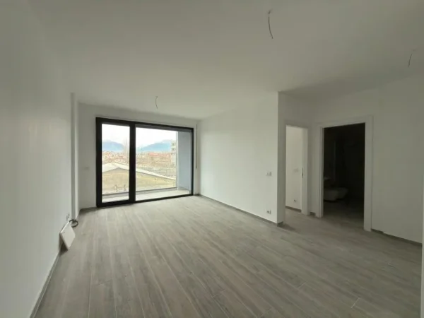 Tirane, shitet apartament 1+1+Ballkon Kati 1, 65 m² 125.000 € (ISH Dogana)
