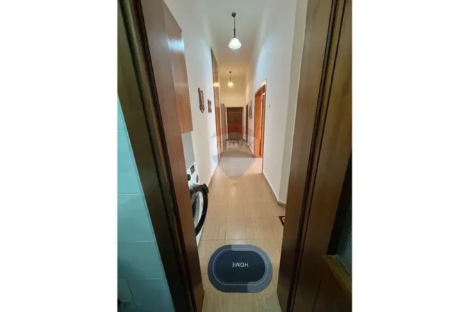Tirane, jepet me qera apartament 2+1 Kati 4, 76 m² 600 € (Rruga Myslym Shyri)