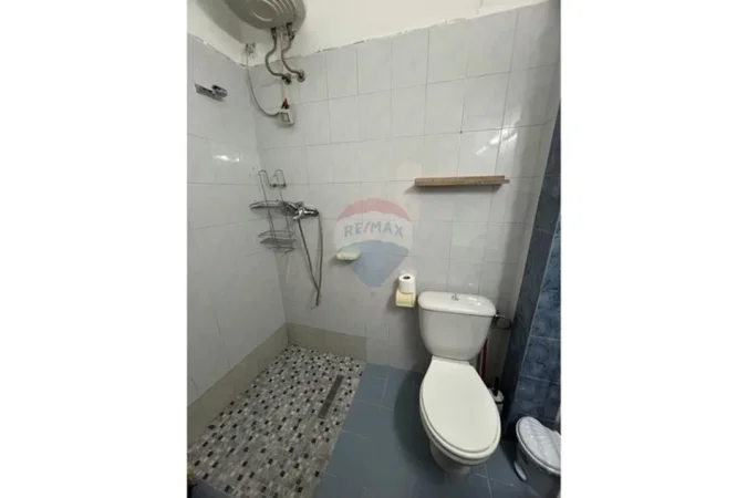 Tirane, jepet me qera apartament 2+1 Kati 4, 76 m² 600 € (Rruga Myslym Shyri)