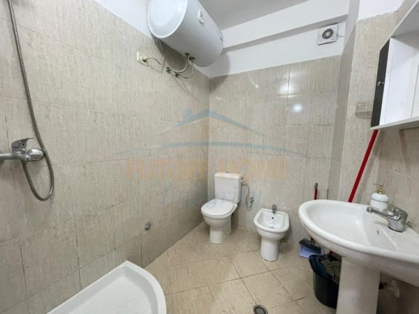 Tirane, jepet me qera apartament 1+1+Ballkon Kati 8, 58 m² 415 € (RRUGA PJETER BUDI)