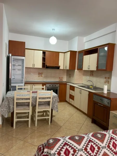 Tirane, jepet me qera apartament 3+1 Kati 9, 120 m² 750 € (Don Bosko)
