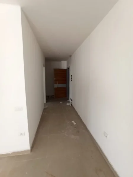 Tirane, jepet me qera zyre , 75 m² 650 € 