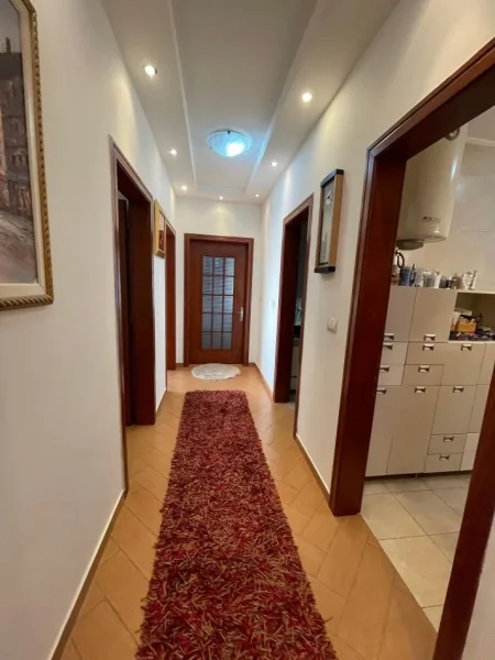 Tirane, jepet me qera apartament 2+1+Ballkon Kati 2, 110 m² 730 € (DON BOSKO)