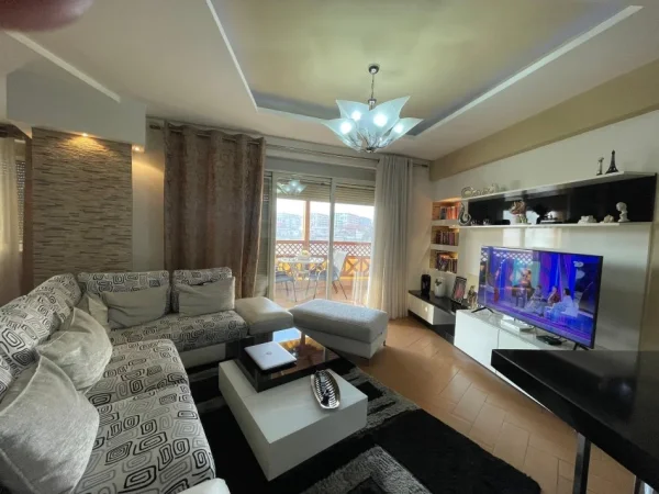 Tirane, jepet me qera apartament 2+1+Ballkon Kati 2, 110 m² 730 € (DON BOSKO)