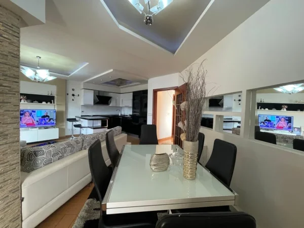 Tirane, jepet me qera apartament 2+1+Ballkon Kati 2, 110 m² 730 € (DON BOSKO)