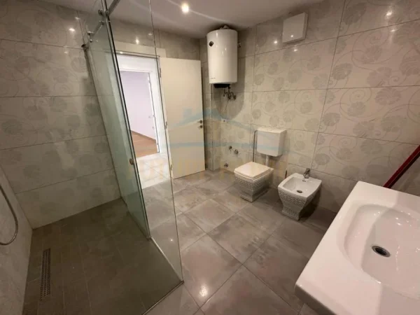 Tirane, shitet apartament+verande | Penthouse Kati 6, 562 m² (Liqeni i Thatë)