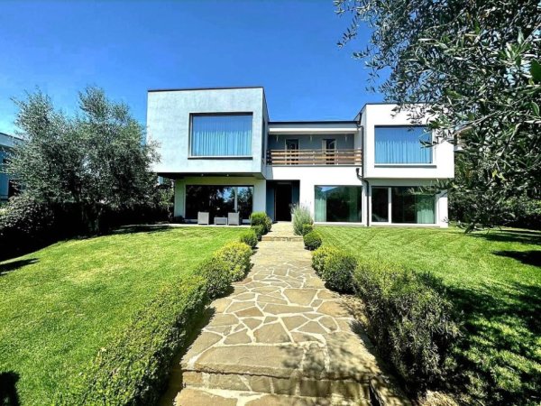 Tirane, jepet me qera apartament 2 Katshe , 285 m² 3.500 €