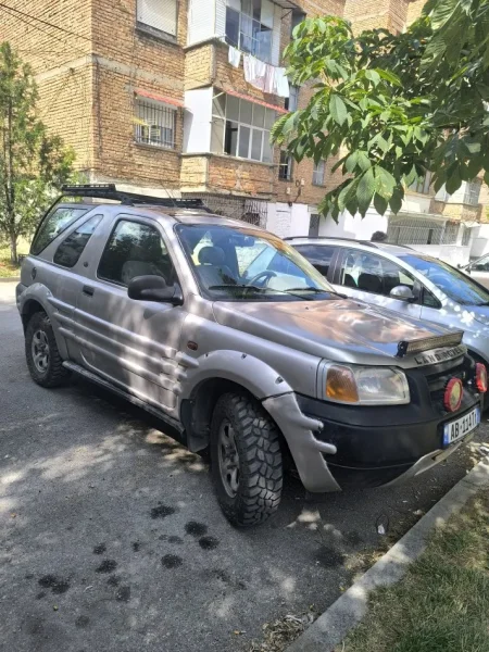 Korce, shitet Land Rover Freelander 1 Nafte, bezhë manuale Klima 230.000 km