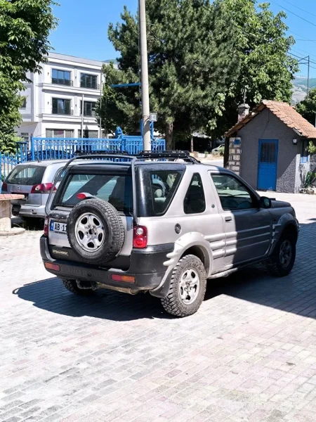 Korce, shitet Land Rover Freelander 1 Nafte, bezhë manuale Klima 230.000 km