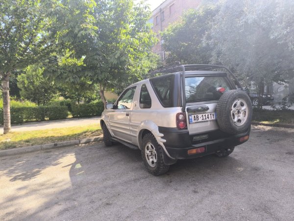 Korce, shitet makine Land Rover Freelander 1 Nafte, bezhë manuale Klima 230.000 km