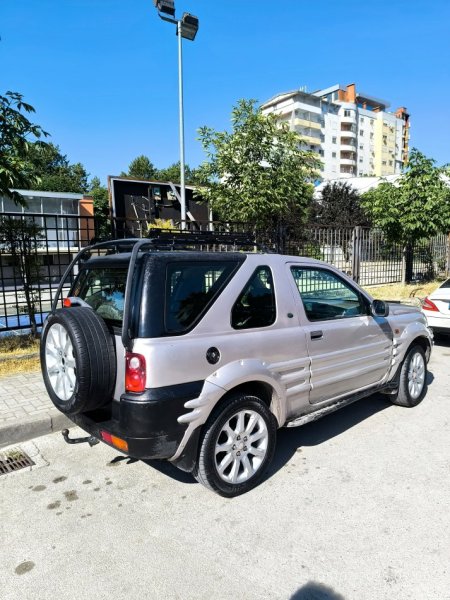 Korce, shitet makine Land Rover Freelander 1 Nafte, bezhë manuale Klima 230.000 km