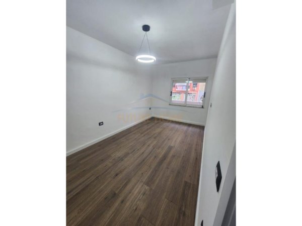 Tirane, shitet apartament 1+1 Kati 1, 59 m² 180.000 € (Komuna e Parisit)