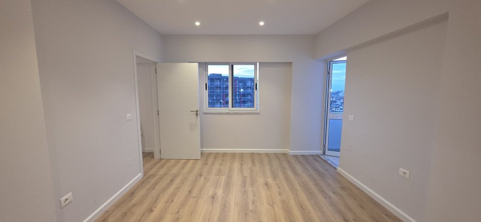 Tirane, shitet apartament 1+1 Kati 10, 60 m² 95.000 € (DON BOSKO)