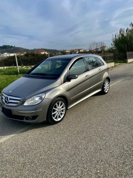 Kavaje, Shitet b class 180 cdi kambio automat 2008, E sapo ardhur nga italia Nafte, 24.000 km 3.700 €