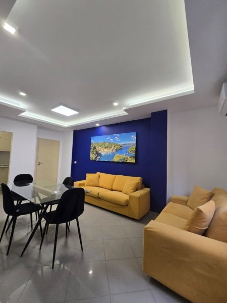 Tirane, jepet me qera apartament 2+1 Kati 2, 100 m² 750 € (Ambasada Amerikane ,Rruga e Elbasanit)