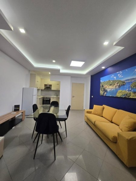 Tirane, jepet me qera apartament 2+1 Kati 2, 100 m² 750 € (Ambasada Amerikane ,Rruga e Elbasanit)