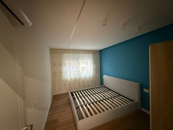 Tirane, jepet me qera apartament 2+1+Ballkon Kati 3, 80 m² 850 € (Rruga e Kavajes)