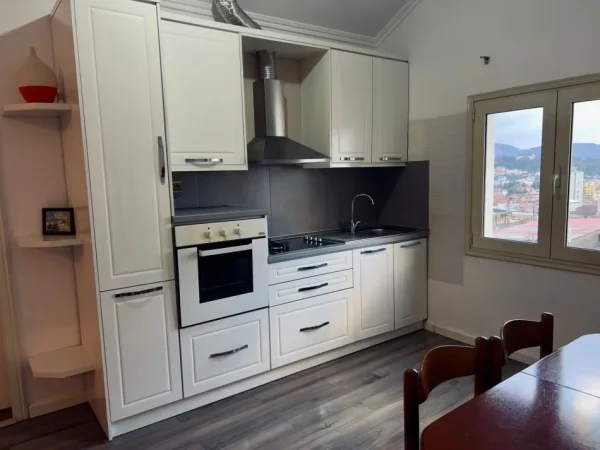 Tirane, jepet me qera shtepi 2+1+Ballkon Kati 3, 510 € (Rruga pjeter budi)