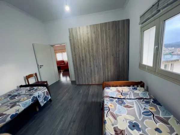 Tirane, jepet me qera shtepi 2+1+Ballkon Kati 3, 510 € (Rruga pjeter budi)