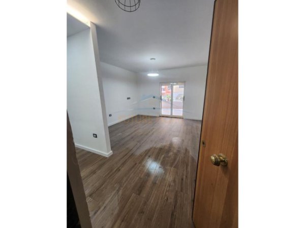 Tirane, shitet apartament Kati 1, 59 m² 180.000 € 