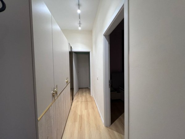 Tirane, jepet me qera apartament 2+1+Ballkon Kati 6, 111 m² 800 € (Vasil Shanto)