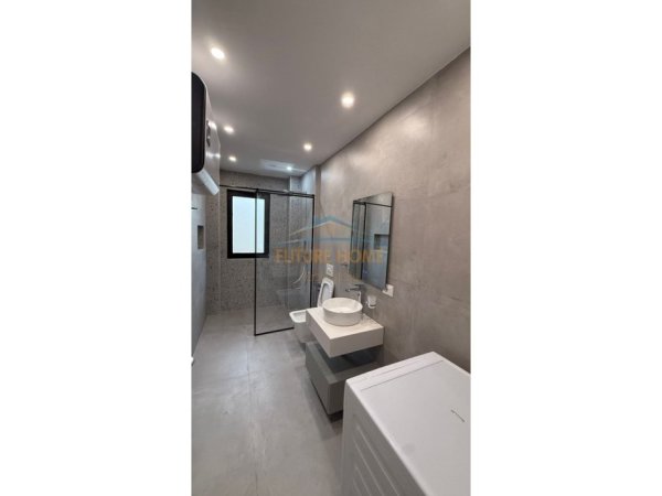 Tirane, jepet me qera apartament 2+1+Ballkon Kati 3, 87 m² 800 € (Kodra e Diellit)