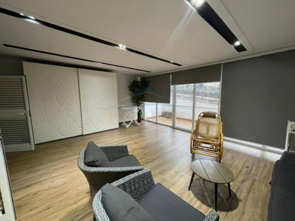 Tirane, jepet me qera apartament 2+1+Ballkon Kati 1, 118 m² 1.000 € (Komuna Parisit)