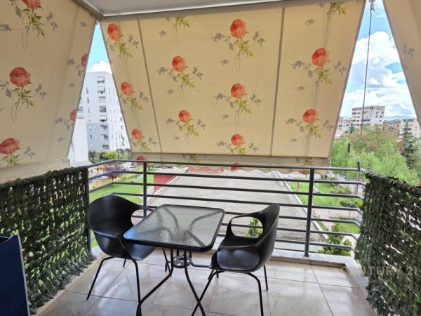 Tirane, jepet me qera apartament 2+1+Ballkon Kati 3, 99 m² 800 € (delijorgji)