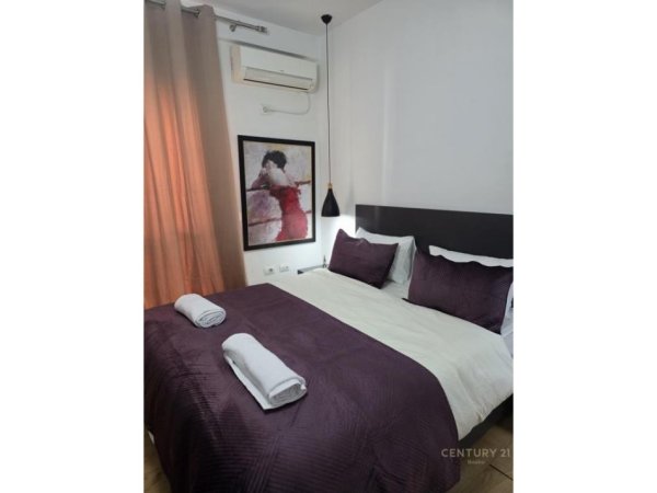 Tirane, jepet me qera apartament 2+1+Ballkon Kati 3, 99 m² 800 € (delijorgji)