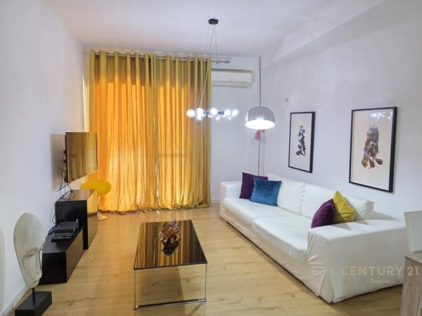 Tirane, jepet me qera apartament 2+1+Ballkon Kati 3, 99 m² 800 € (delijorgji)