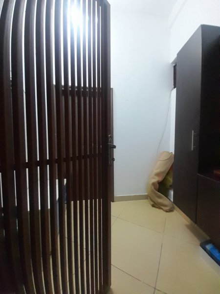 Tirane, jepet me qera Garsonier 1+1 Kati 1, 35 m² 270 € (Tregu Elektrik, Tirane)