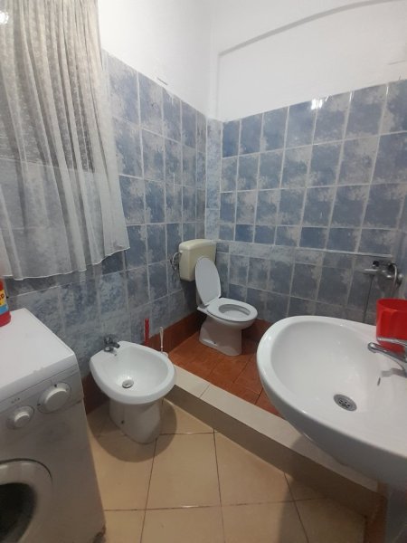 Tirane, jepet me qera Banese1+1 Kati 1, 67 m² 320 € (Tregu Elektrik, Tirane.)